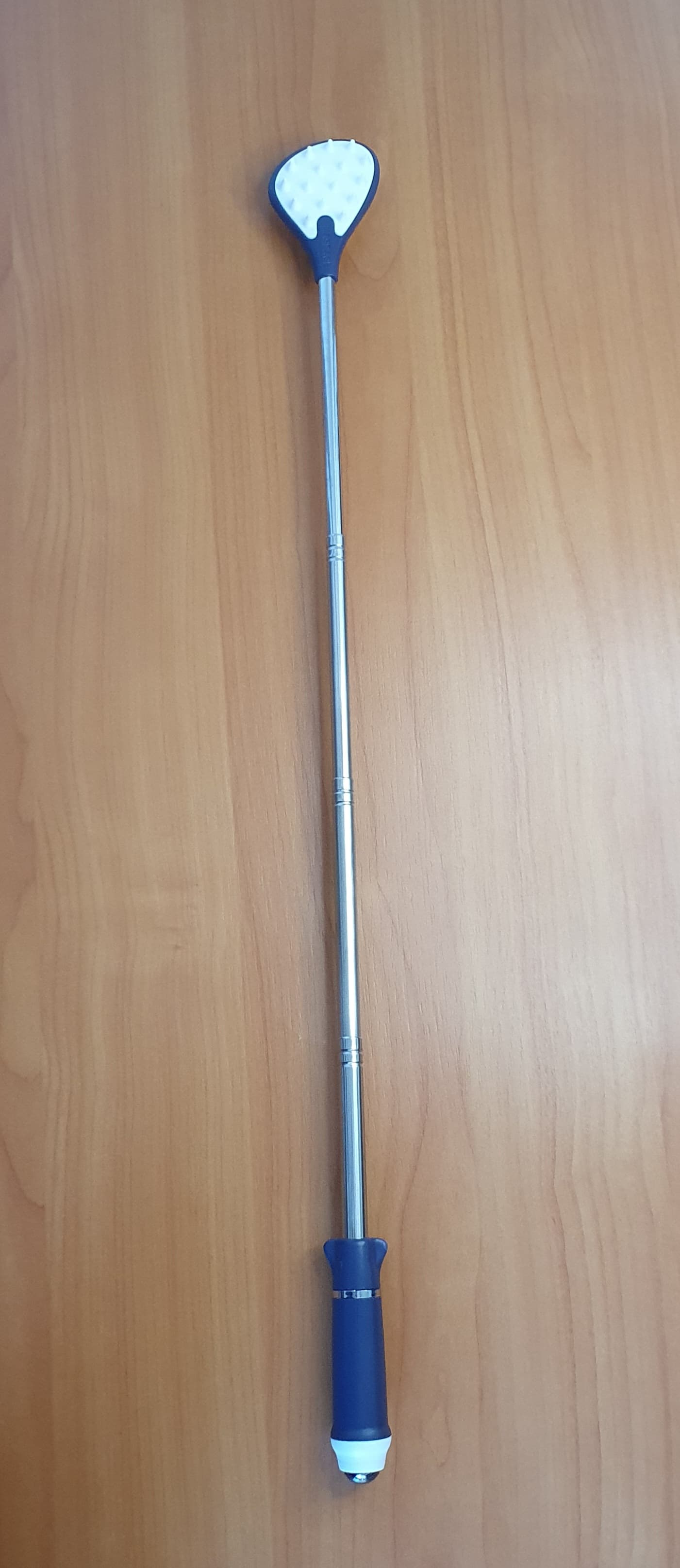 Teleskopowy drapak do pleców