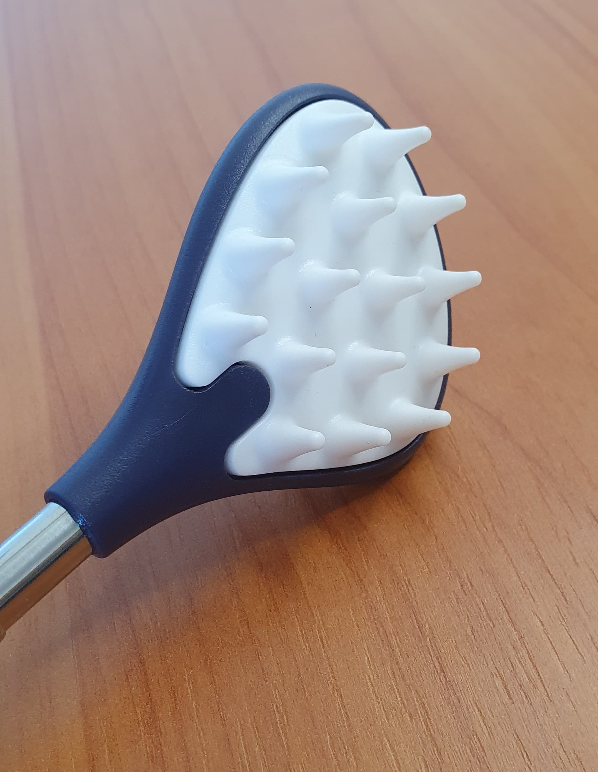 Teleskopowy drapak do pleców