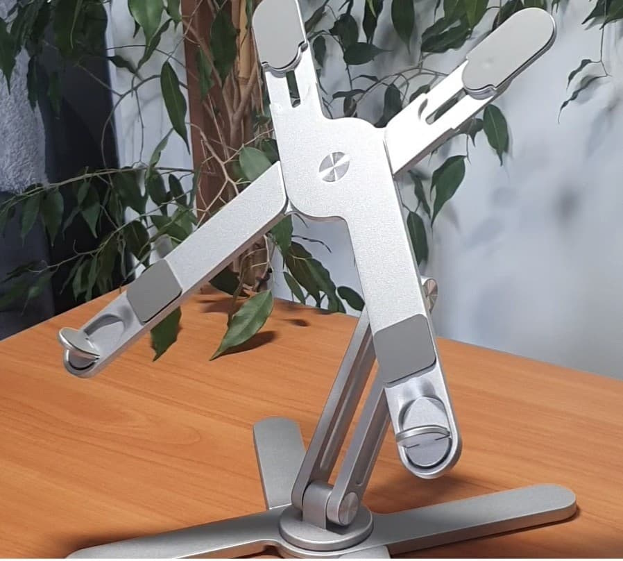 Dlaczego prawidłowa postawa przy pracy na laptopie jest tak ważna?