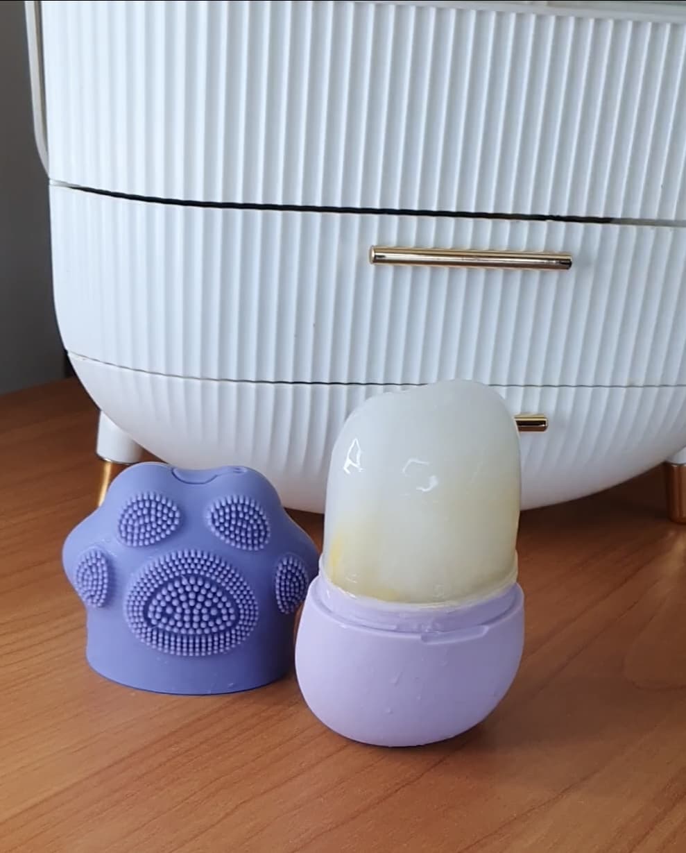 Lodowy wałek do masażu twarzy